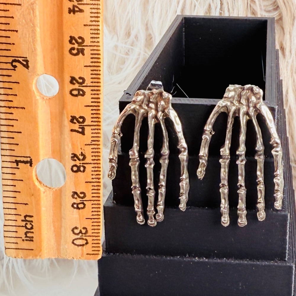 Skeleton Hand Aged Silvertone Pieced Holiday Hall… - image 3